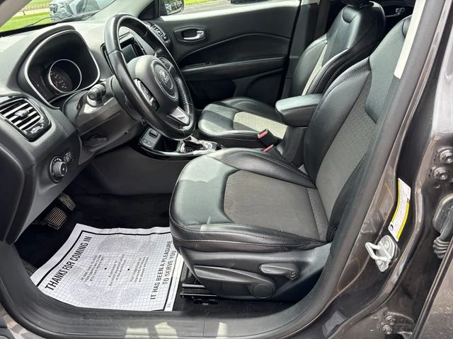 Used 2020 Granite Crystal Clearcoat Metallic Jeep Latitude image 16