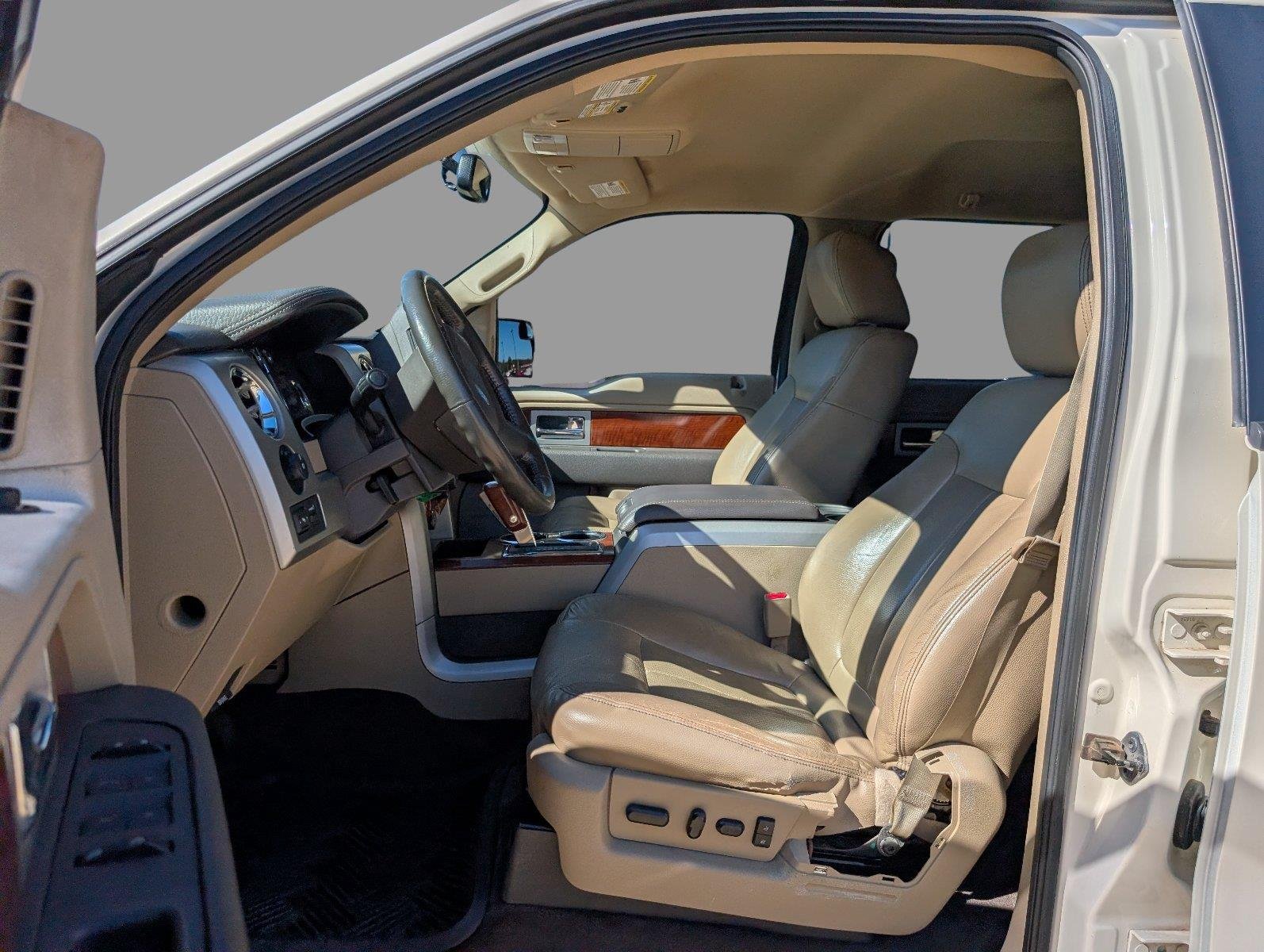 Used 2009  Ford XL image 17