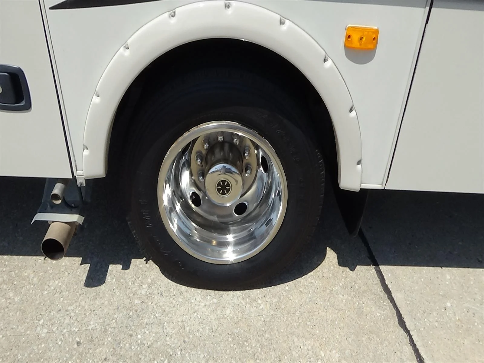 Used 2016 Tan Ford Fleetwood Flair image 10