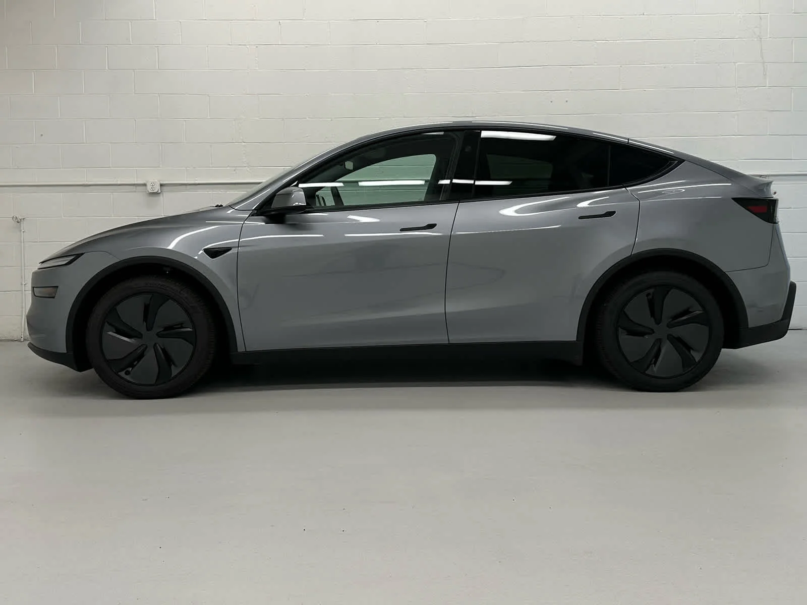 Used 2026 Quicksilver Tesla Premium image 3