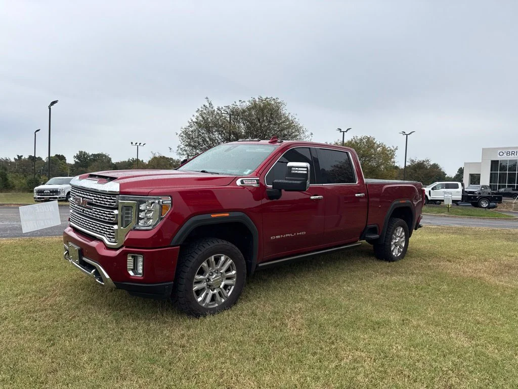 Used 2021 Cayenne Red GMC Denali image 2