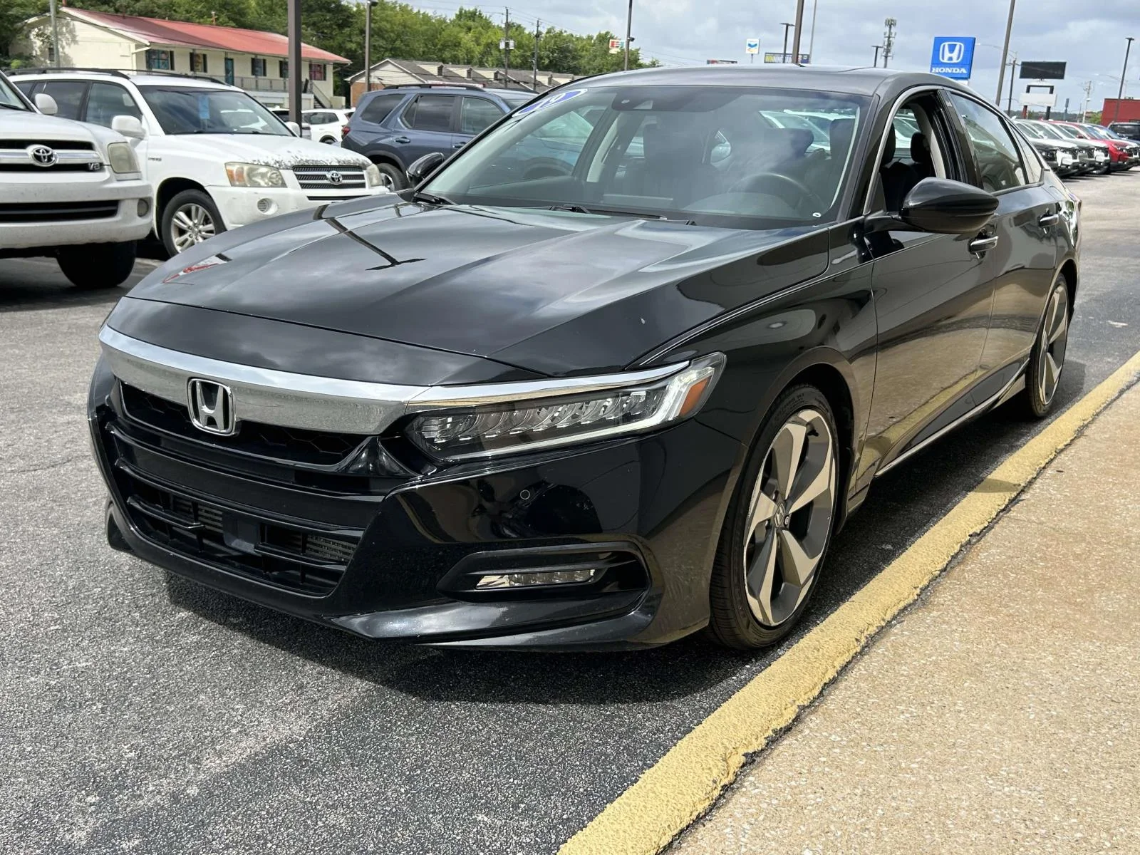 Certified Used 2019 Black Honda Touring 2.0T Auto image 4