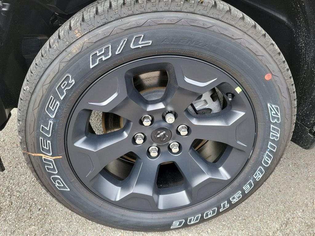 New 2026 Diamond Black Crystal Pearl-Coat Exterior Paint RAM Big Horn/Lone Star image 6
