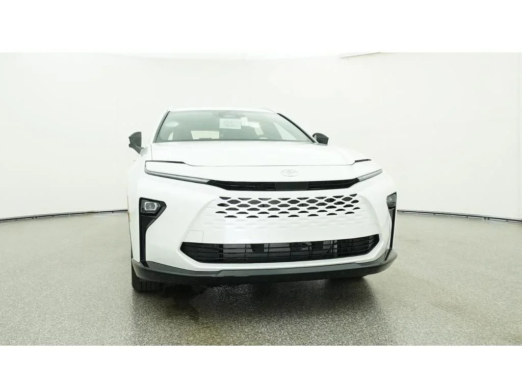New 2026 Oxygen White Toyota XLE image 30
