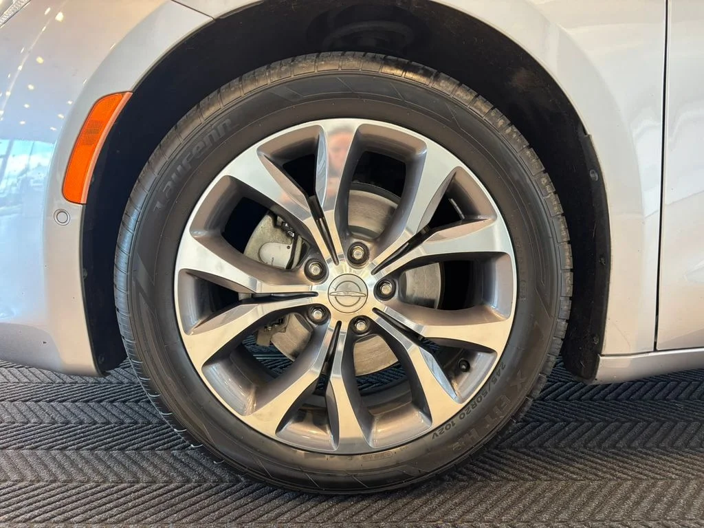 Used 2017 Silver Chrysler Limited image 11