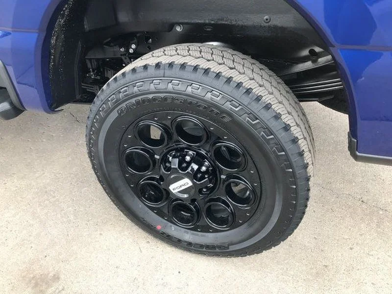 New 2026 ARGON BLUE METALLIC Ford LARIAT image 31