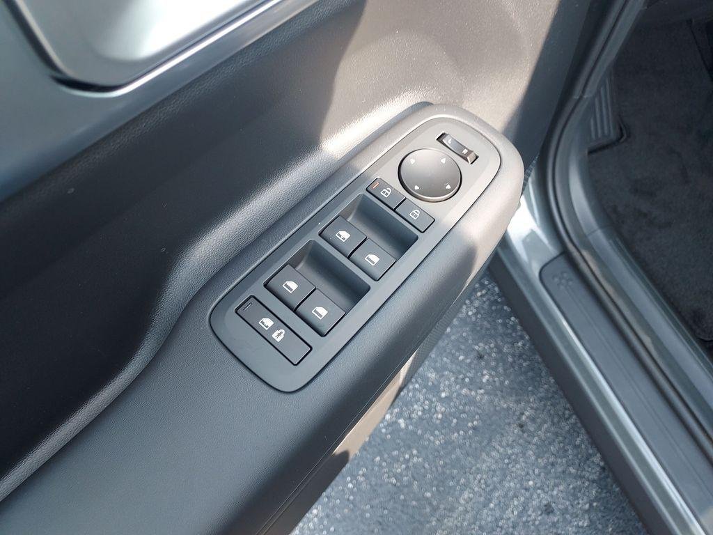 New 2027 Gray Hyundai SE AWD image 11