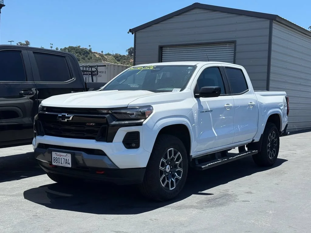 Used 2024 Summit White Chevrolet Z71 image 2