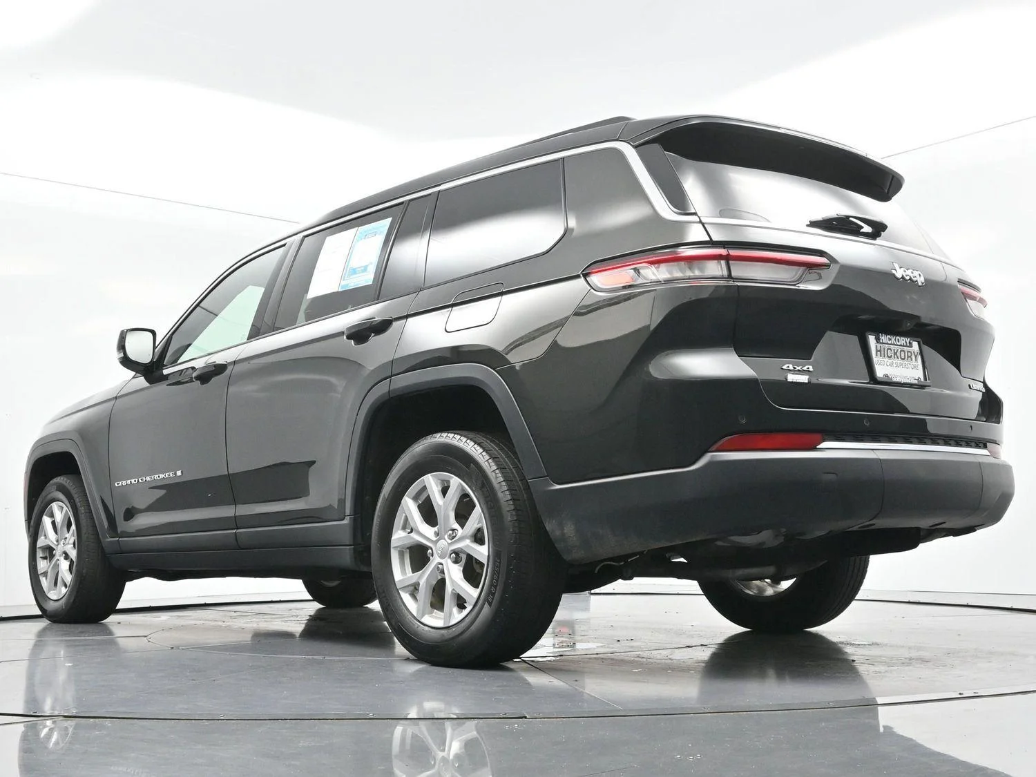 Used 2023 Rocky Mountain Pearlcoat Jeep Limited image 56