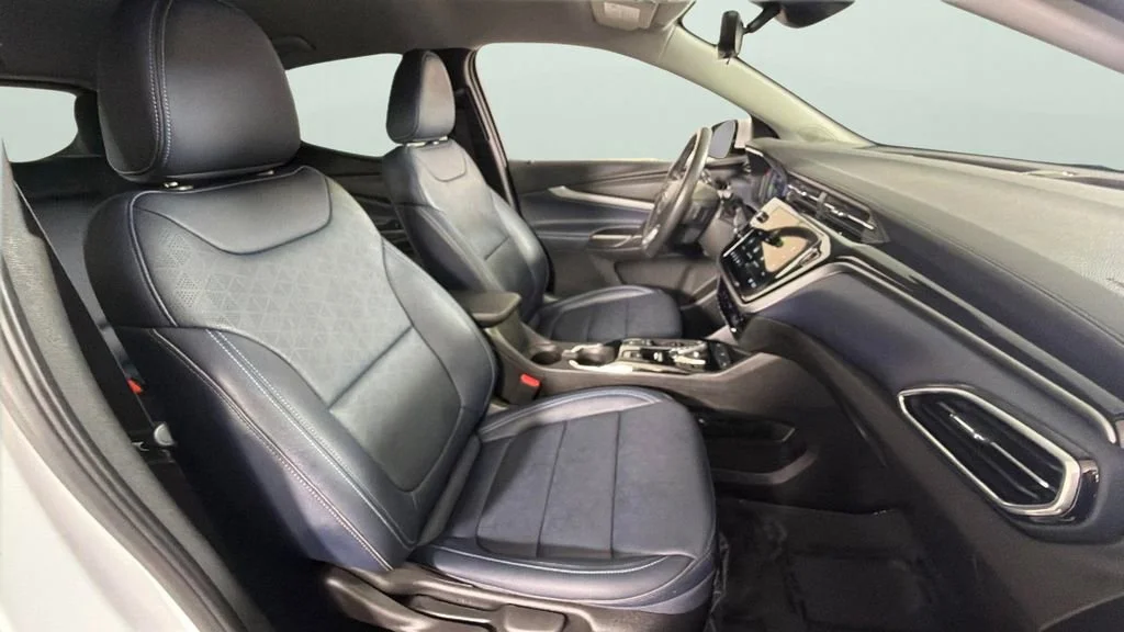 Used 2023 Summit White Chevrolet Premier image 34