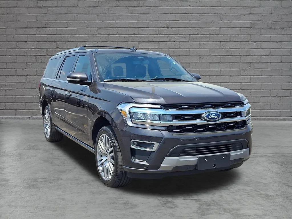 Used 2024  Ford Limited image 2