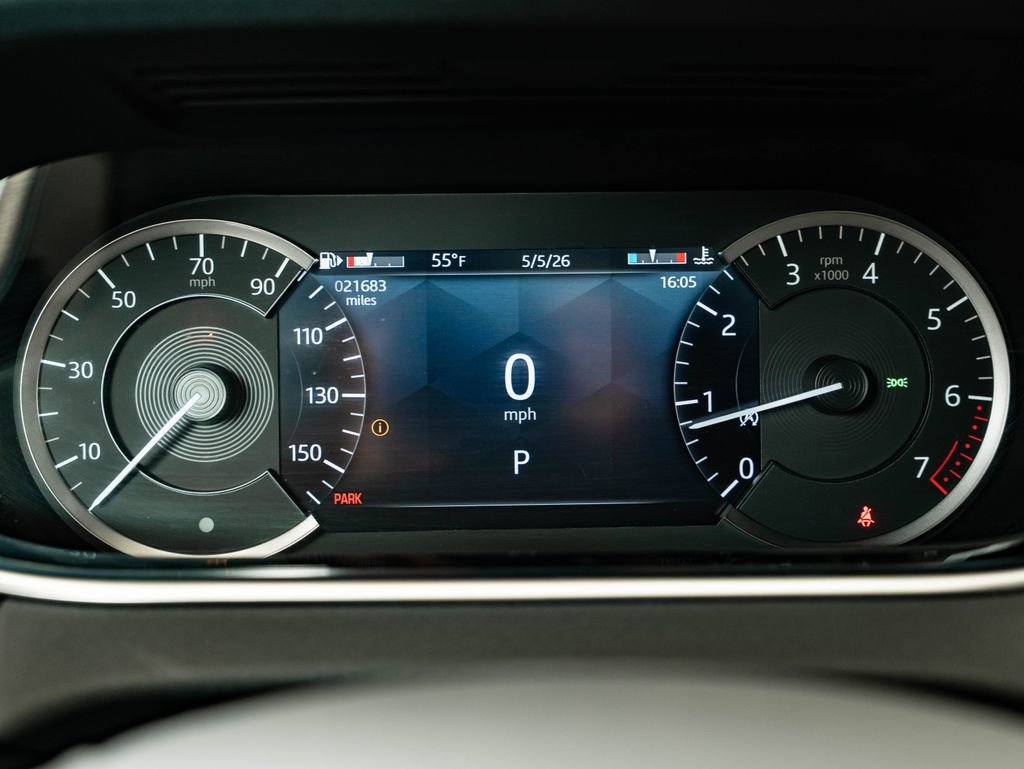 Used 2023 Gray Land Rover SE image 32