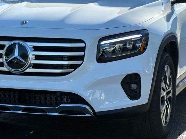 New 2026 Polar White Mercedes-Benz GLB 250 image 2