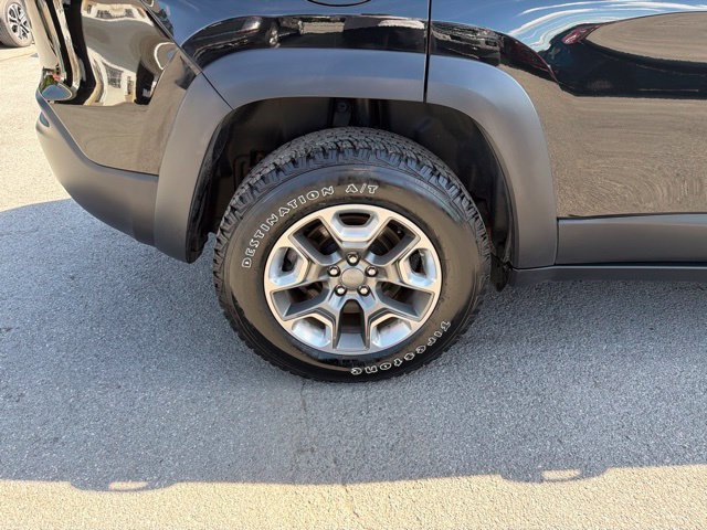 Used 2019 Black Jeep Trailhawk image 15