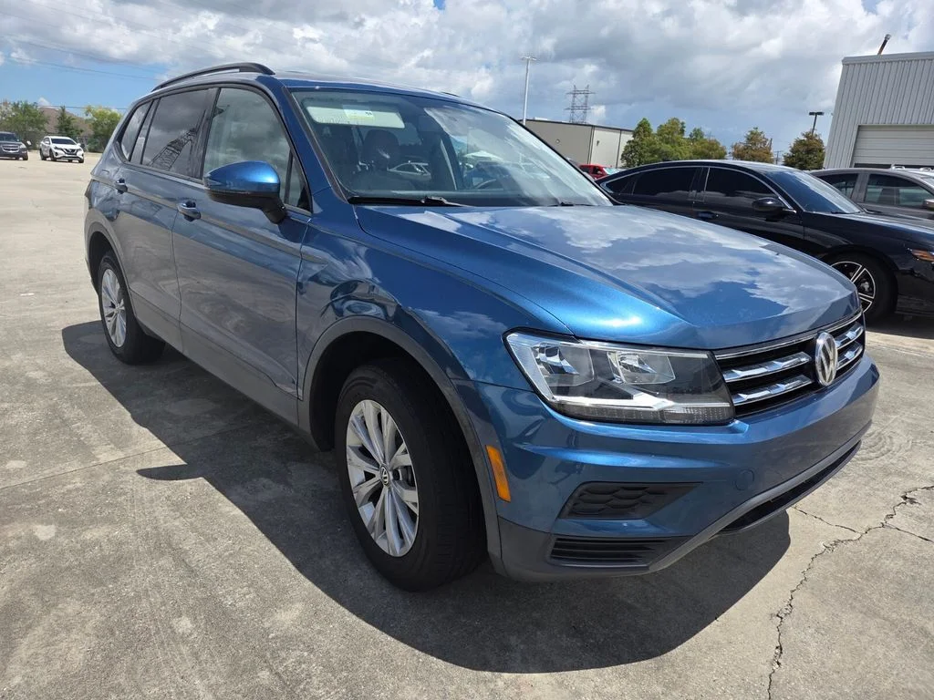 Certified Used 2020 Blue Volkswagen 2.0T S image 6