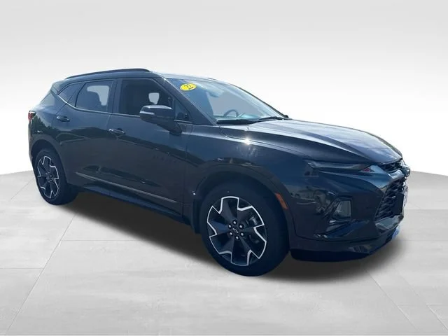 Used 2022 Black Chevrolet RS image 8