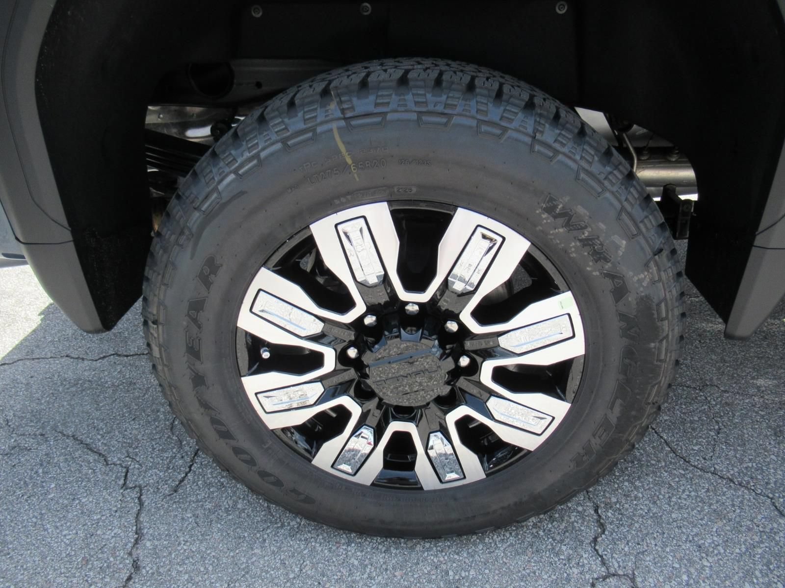 2026 GMC Sierra 2500HD Denali - Photo 9
