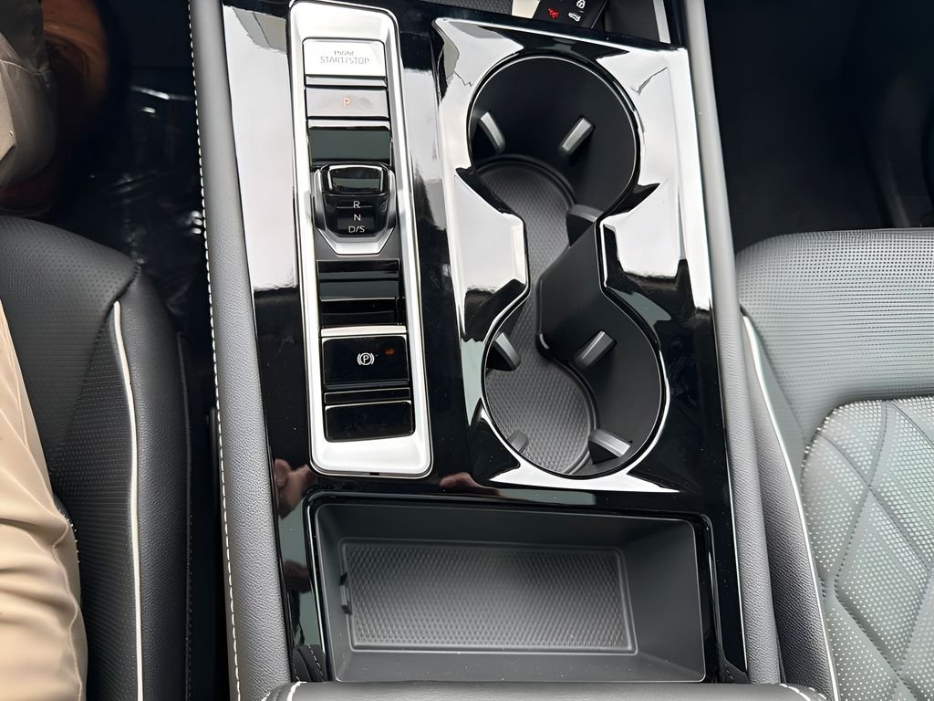 New 2026 Deep Black Pearl Volkswagen SEL Premium R-Line image 17