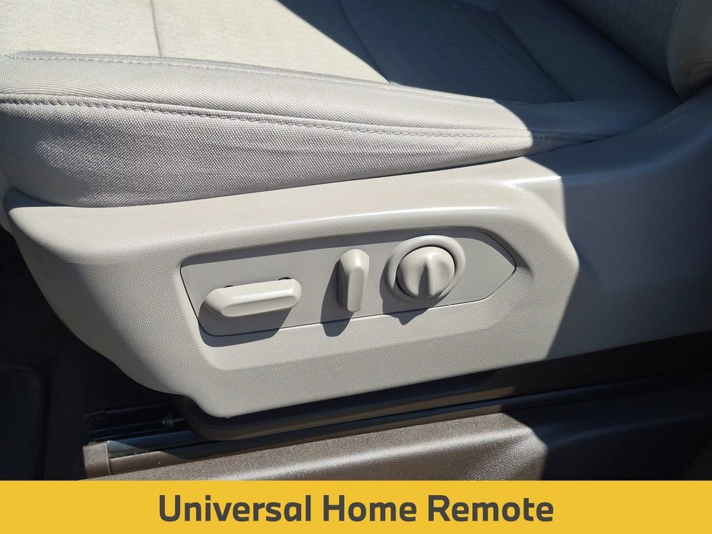 Used 2022 Silver Ice Metallic Chevrolet LT image 17