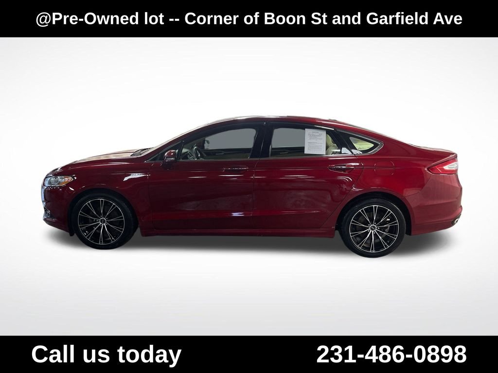 Used 2016 Red Ford SE image 2