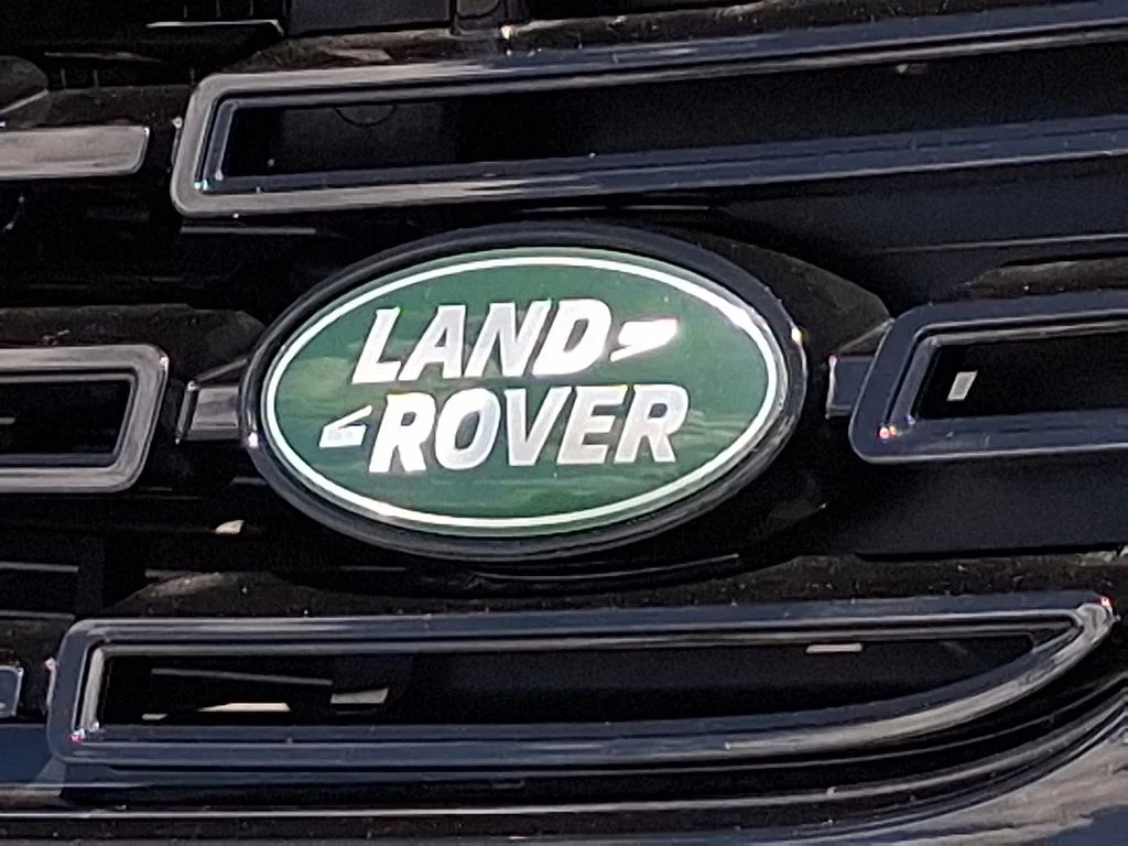 Certified Used 2026 Giola Green Metallic Land Rover Dynamic SE image 28