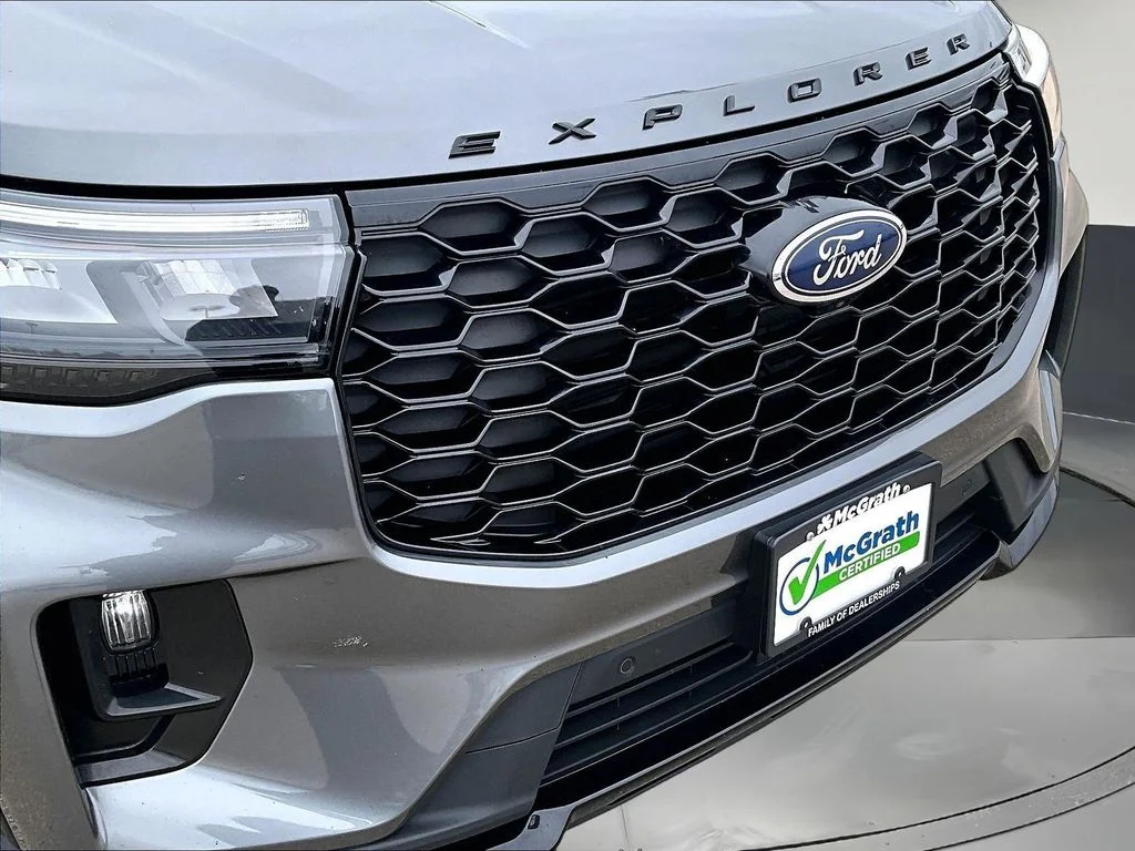 Used 2025 Gray Ford ST-Line image 30