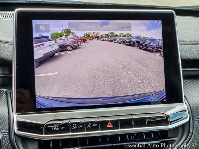 New 2026 Fathom Blue Pearl-Coat Exterior Paint Jeep Latitude image 16