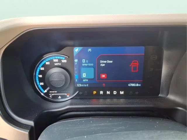 Used 2023 Gray Ford Wildtrak image 25
