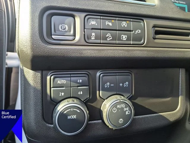 Used 2022 White Chevrolet Z71 image 17