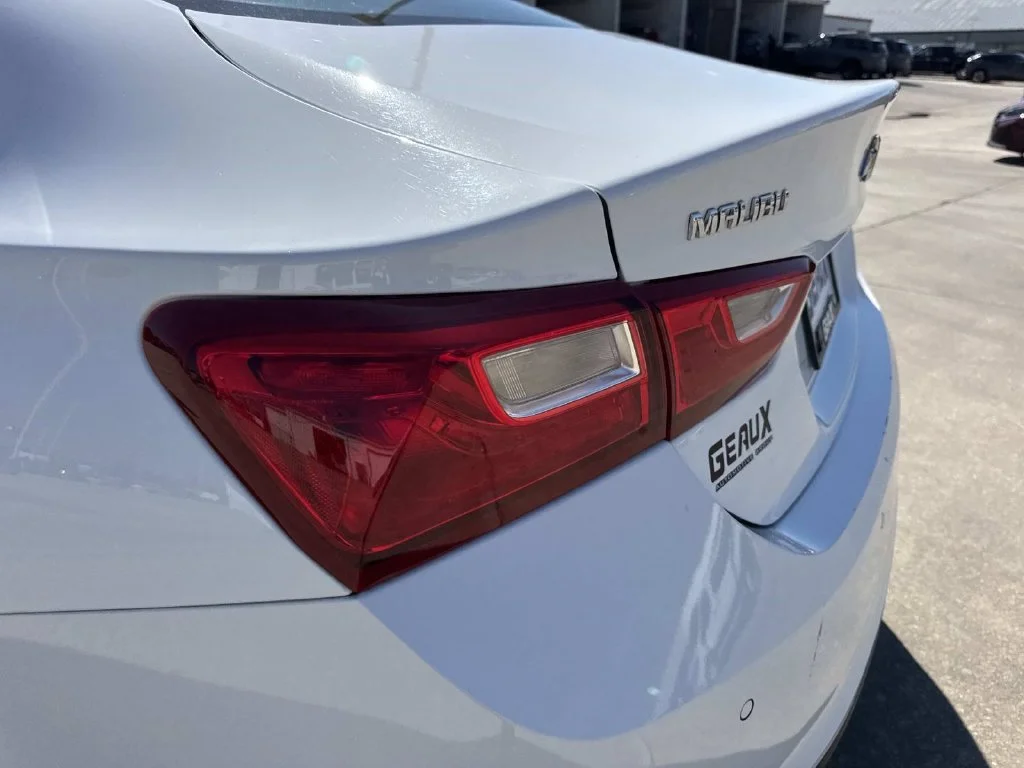 Used 2025 White Chevrolet LT image 15