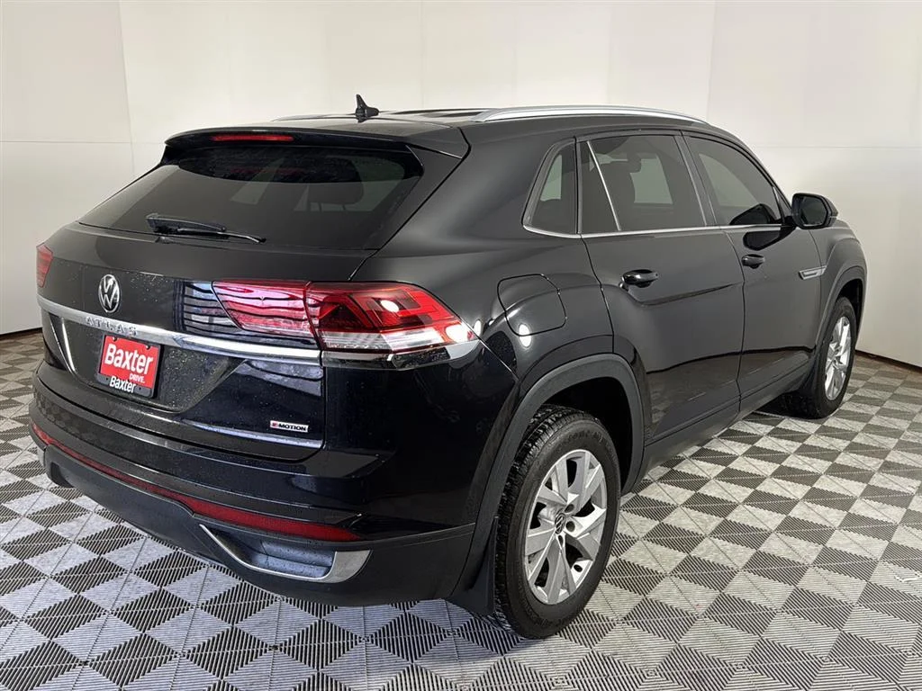Certified Used 2020 BLACK Volkswagen 2.0T S image 13