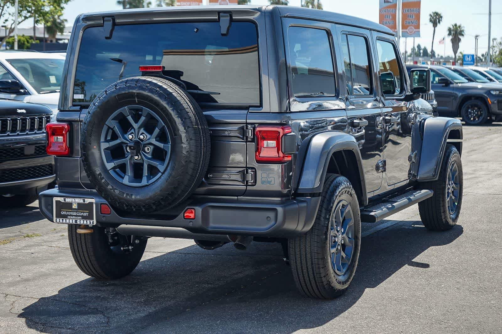New 2026 Granite Crystal Metallic Clear-Coat Exterior Paint Jeep 85th Anniversary image 4