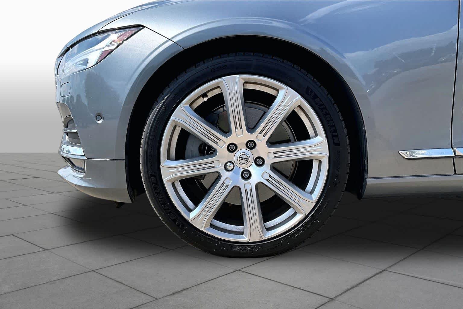 Used 2017 Osmium Grey Metallic Volvo Inscription image 10