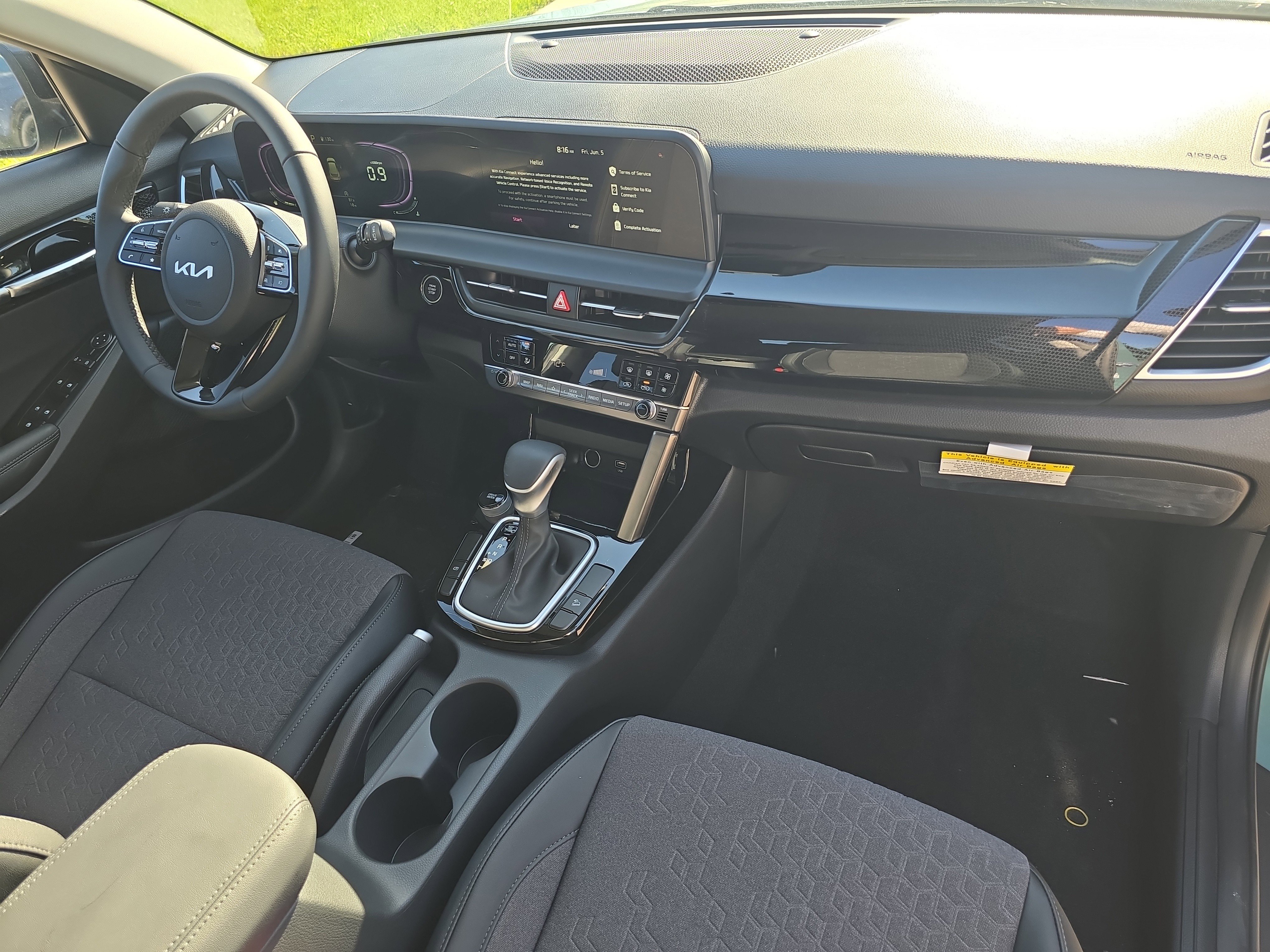 New 2026 Pluton Blue / Black Roof Kia S image 11