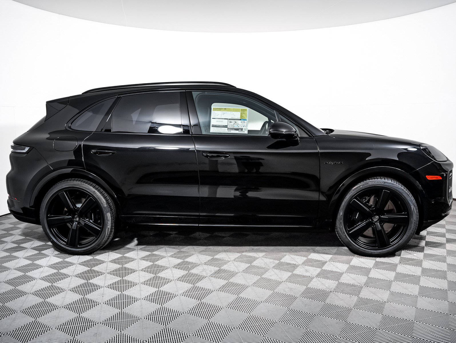 New 2026 CHROMITE BLACK Porsche Turbo E-Hybrid image 9
