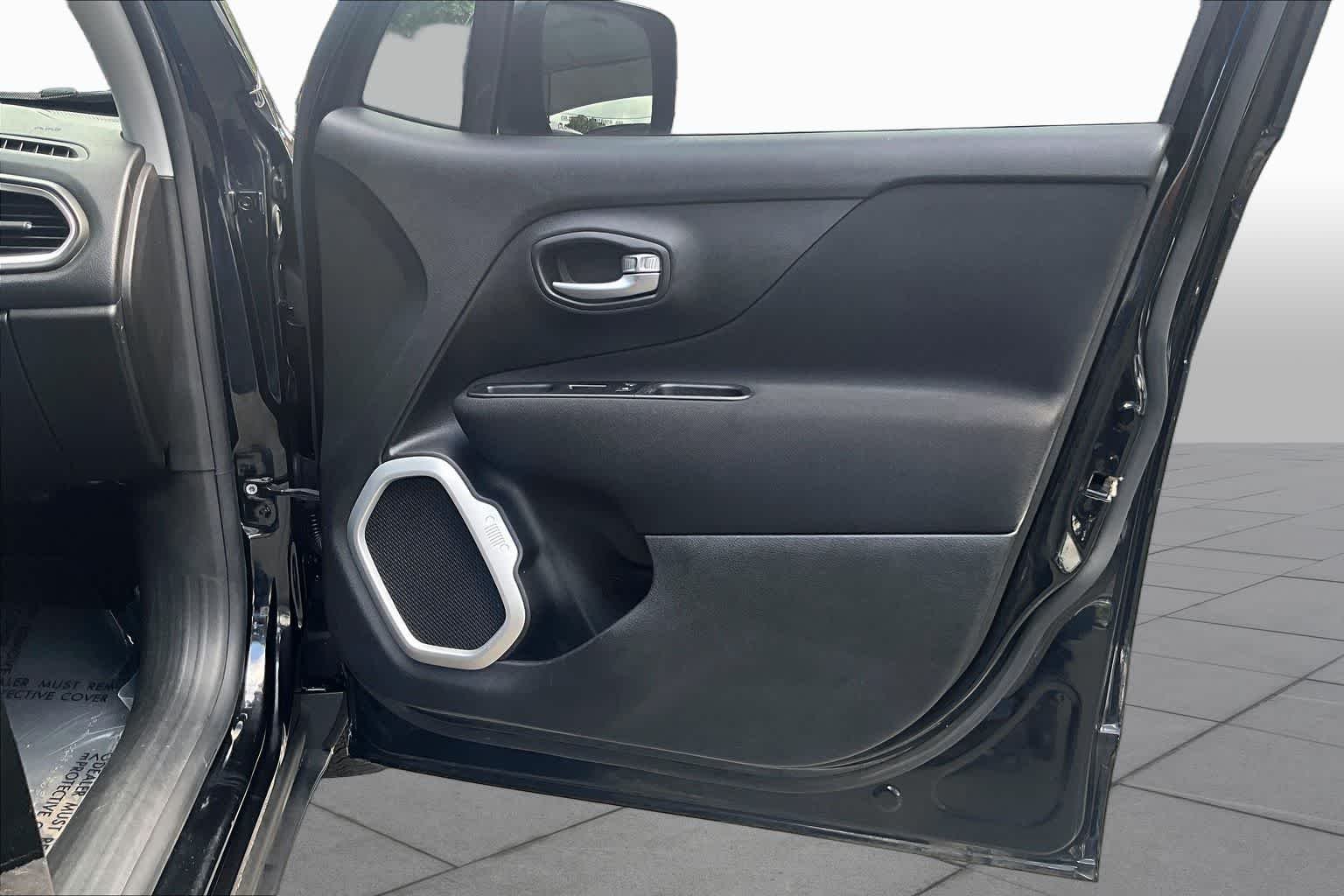Used 2020 Black Clearcoat Jeep Latitude image 23