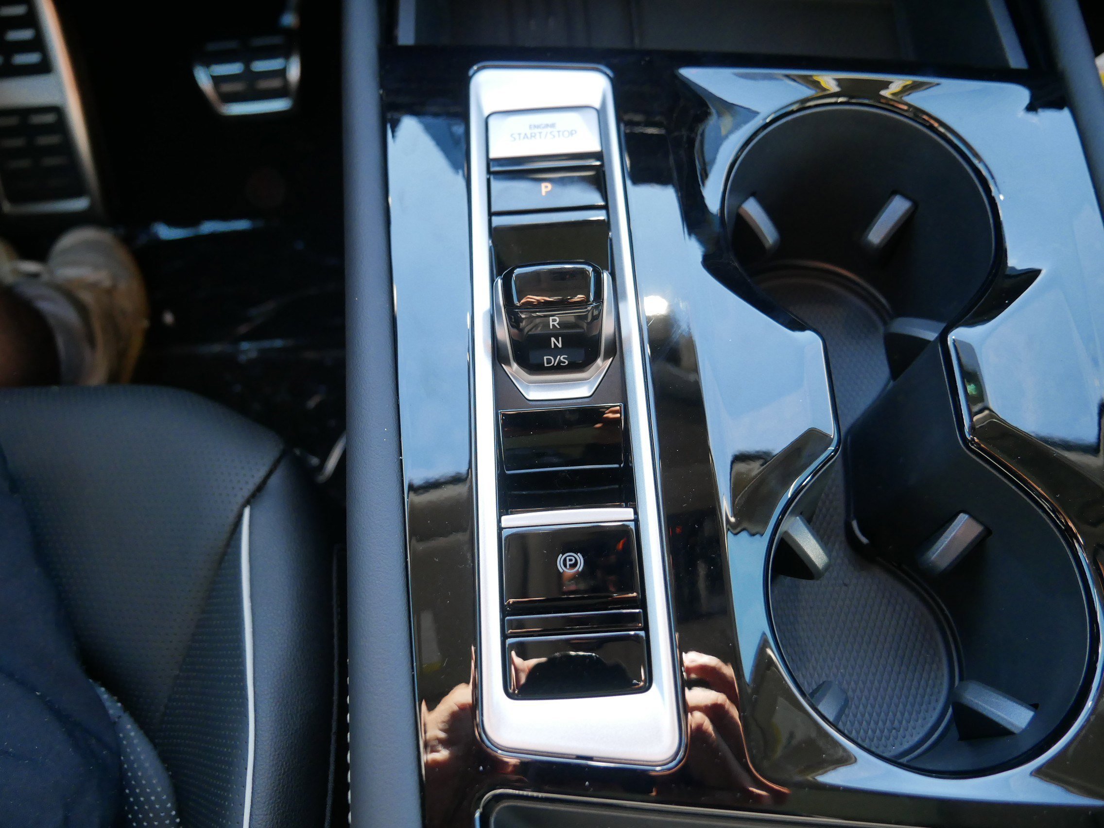 2026 Volkswagen Atlas SEL Premium R-Line - Photo 17