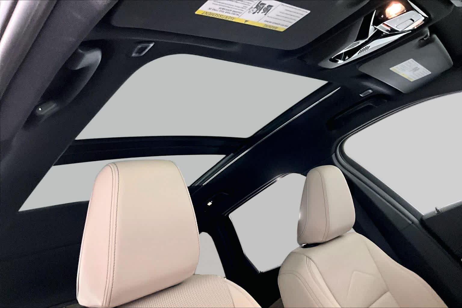 Used 2023 Phytonic Blue Metallic BMW xDrive28i image 14