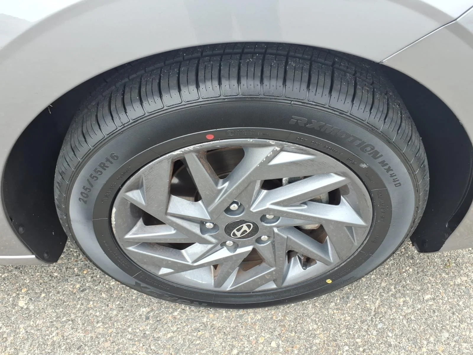 Used 2024 Fluid Metal Hyundai SEL image 9
