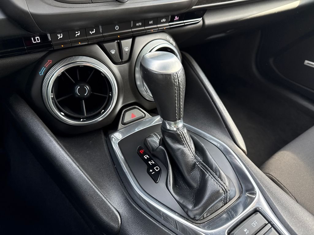 2017 Chevrolet Camaro 1LT - Photo 17