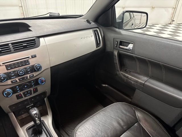 2010 Ford Focus SEL - Photo 13