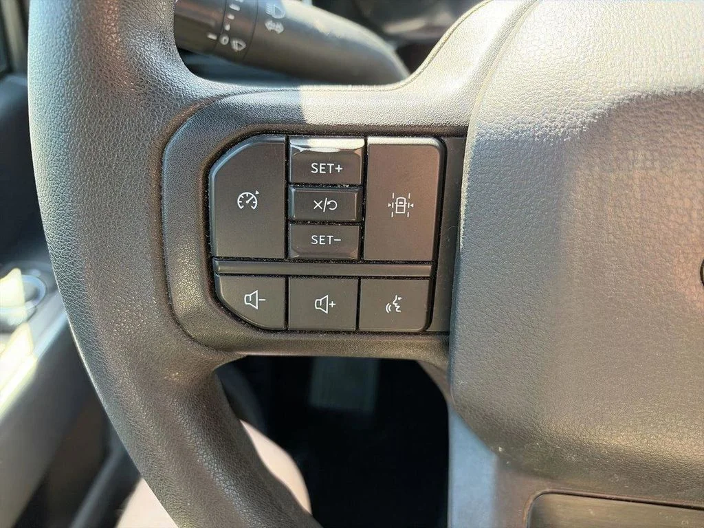 Used 2023 Silver Ford XLT image 22