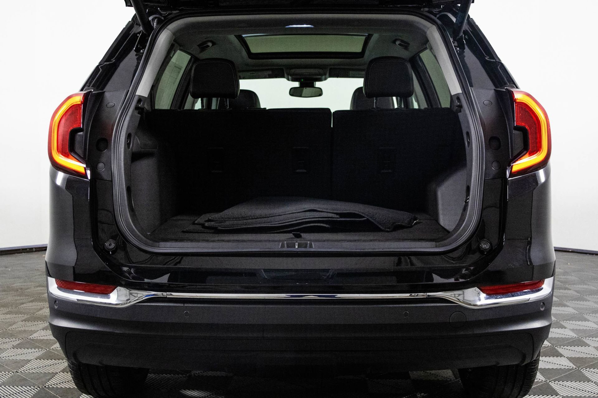 2023 GMC TERRAIN - Image 34