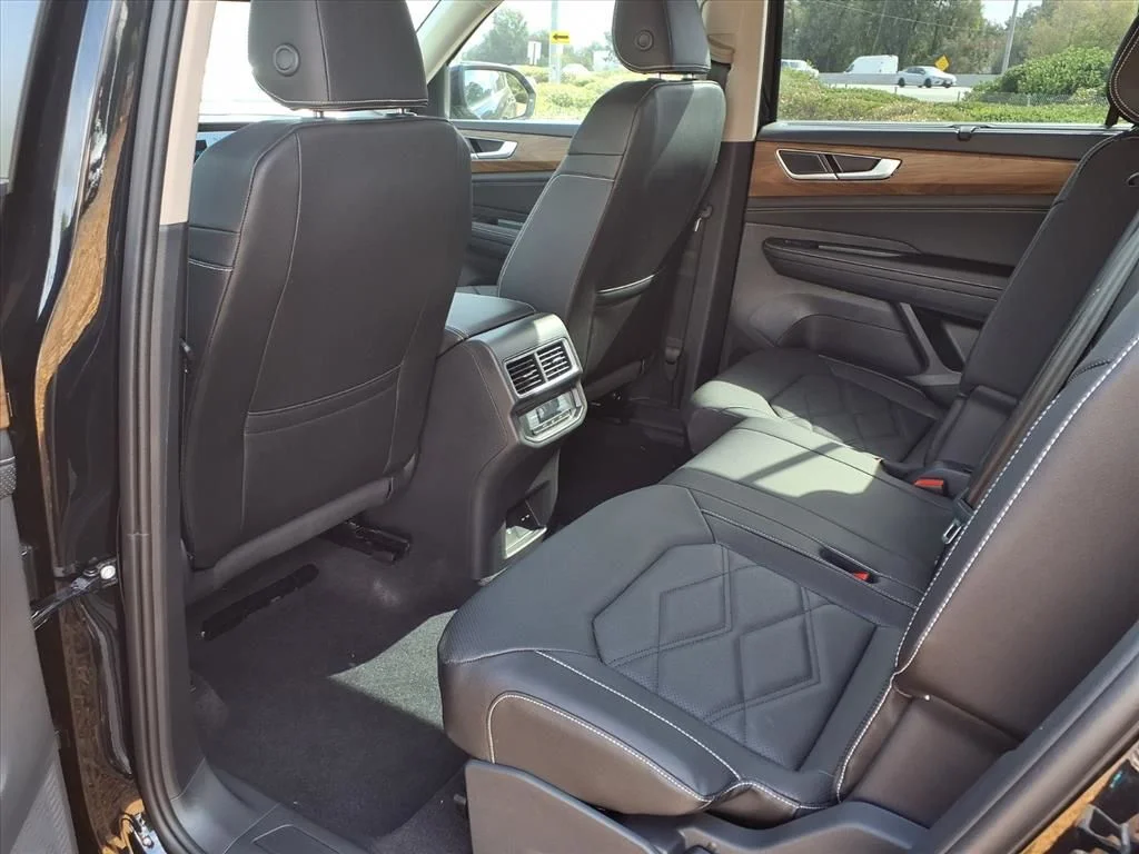 2026 Volkswagen Atlas SE w/Tech - Photo 18