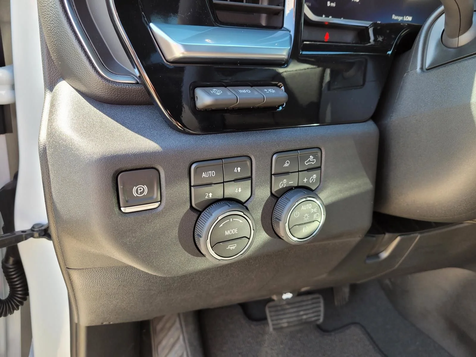 2026 Chevrolet Silverado 3500 HD High Country - Photo 17