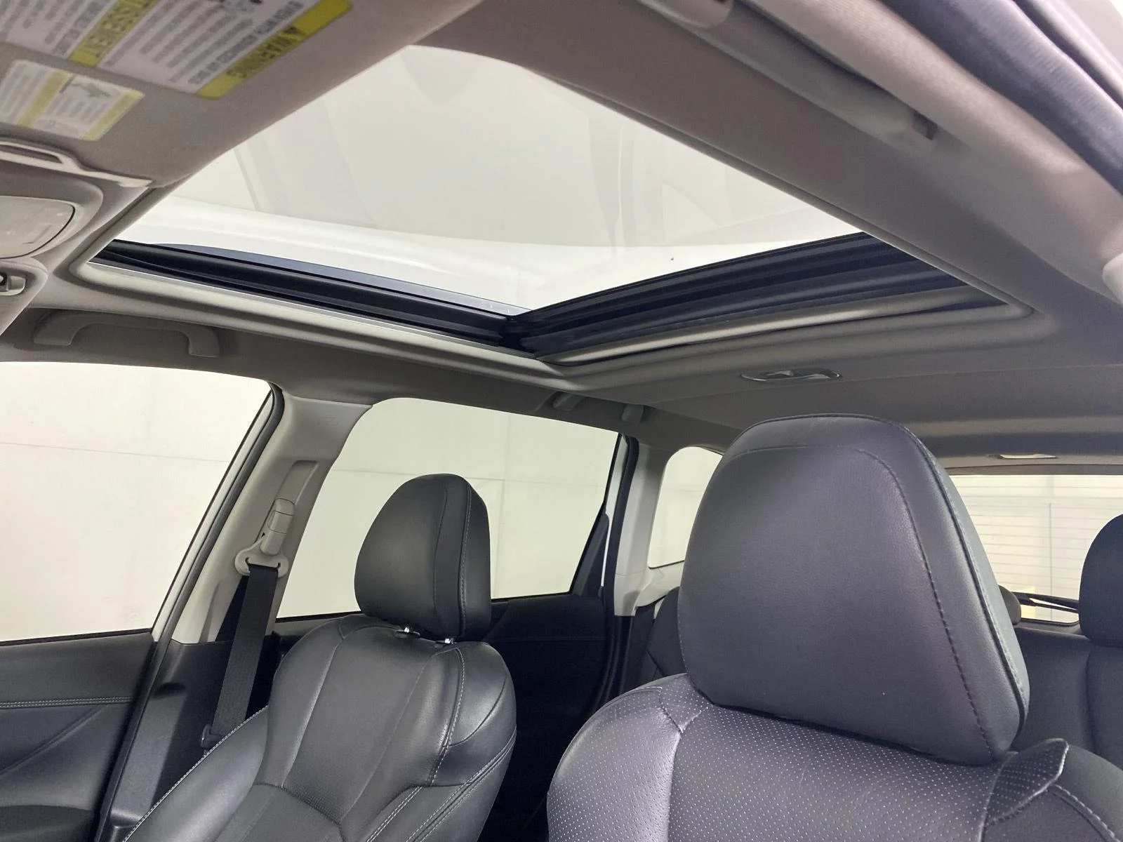 Used 2019 Crystal White Pearl Subaru Limited image 14