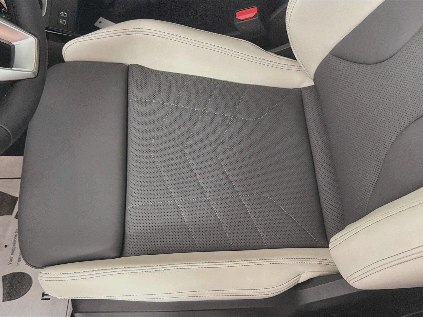 New 2026 Mineral White Metallic BMW xDrive28i image 18