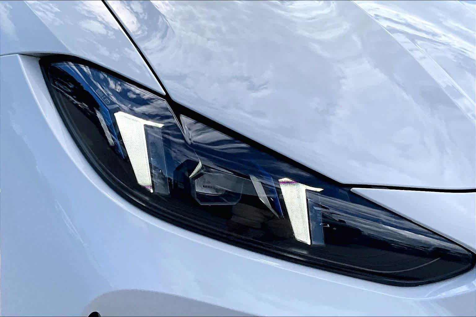 Used 2026 Alpine White BMW Competition xDrive image 26