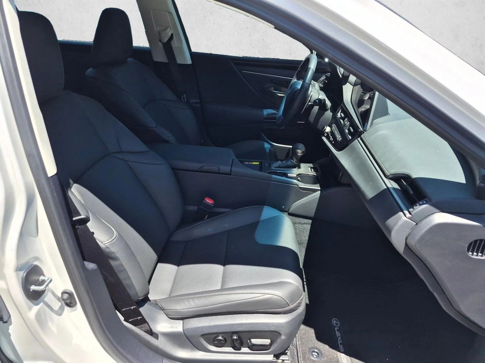 Certified Used 2025 Eminent White Pearl Lexus ES 350 image 19