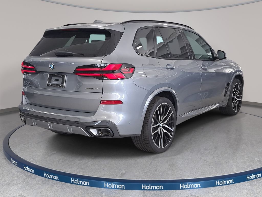 New 2026 Skyscraper Grey Metallic BMW sDrive40i image 4